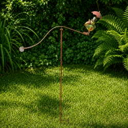 Gartenpendel mit Rabe und Regenschirm – beweglicher Gartenstecker aus Metall