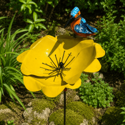 Gelbe Metallblume mit blau-orangefarbenem Vogel – 110 cm