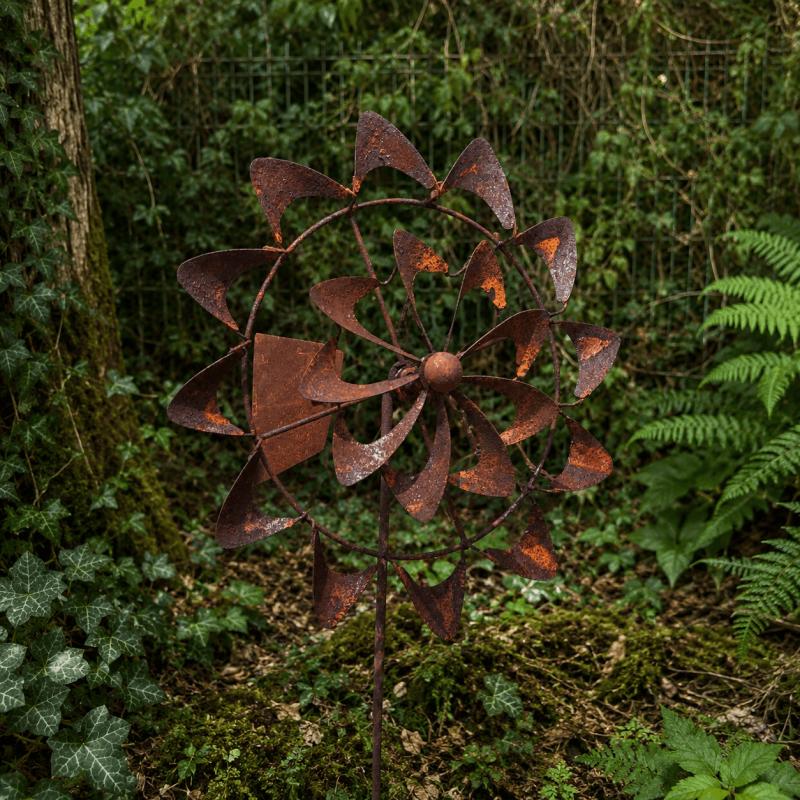 Dekoratives Gartenwindrad mit Windfahne aus Metall in Rostoptik – H 205 cm, Doppelrotor Ø 57 und 30 cm