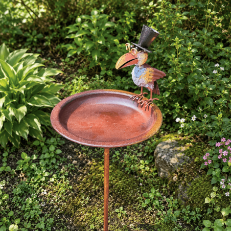 Vogelbad aus Metall mit Gentleman-Rabe