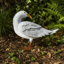 Möwenfigur aus Metall als maritime Gartendekoration