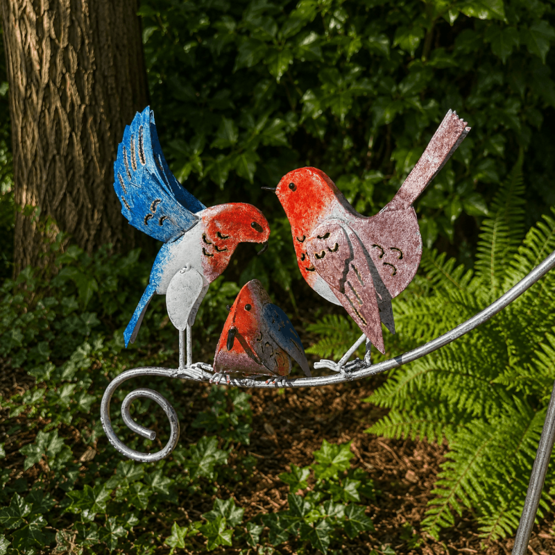 Bunte Vögel des Metall-Windspiels mit Pendelmechanismus