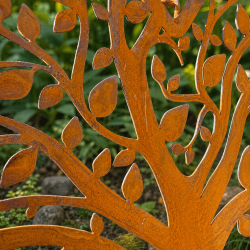 Herz mit Lebensbaum aus Metall – hängende Gartendeko