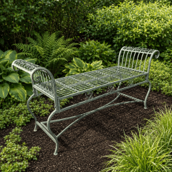 Gartenbank aus Metall mit dekorativer Grünspanpatina