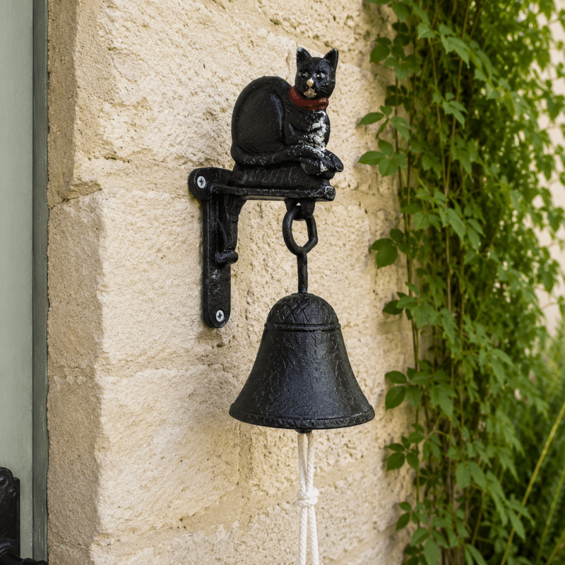Türglocke aus Gusseisen mit schwarzer Katze